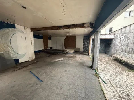 Sobrado com 2 dormit�rios localizado no Bairro Santo Ant�nio, em S�o Caetano Do Sul.