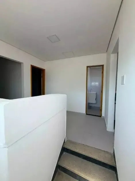 Apartamento com 2 dormit�rios localizado no bairro Funda��o, em S�o Caetano Do Sul.