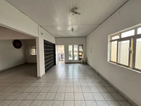 Casa Comercial localizado no Bairro Santa Paula, em S�o Caetano Do Sul.