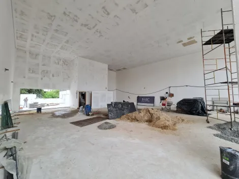 Sal�o Comercial 319,44 m�  Infraestrutura e placas fotovoltaicas semi-prontas