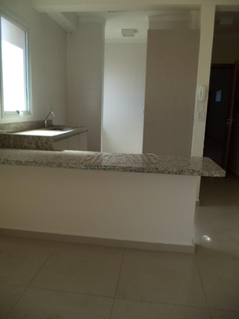 Alugar Apartamento / Padr&atilde;o em Ribeir&atilde;o Preto R$ 1.600,00 - Foto 2