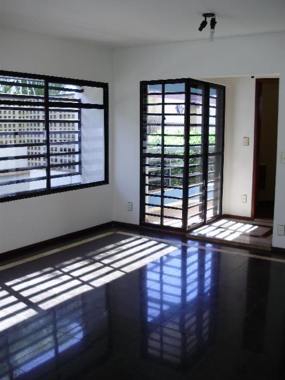 Alugar Apartamento / Padr&atilde;o em Ribeir&atilde;o Preto R$ 1.700,00 - Foto 2