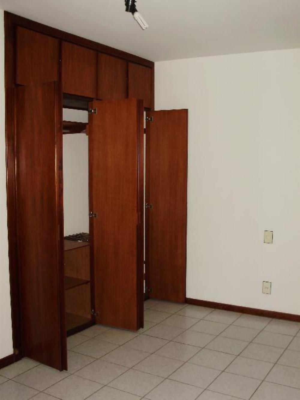 Alugar Apartamento / Padr&atilde;o em Ribeir&atilde;o Preto R$ 1.700,00 - Foto 10