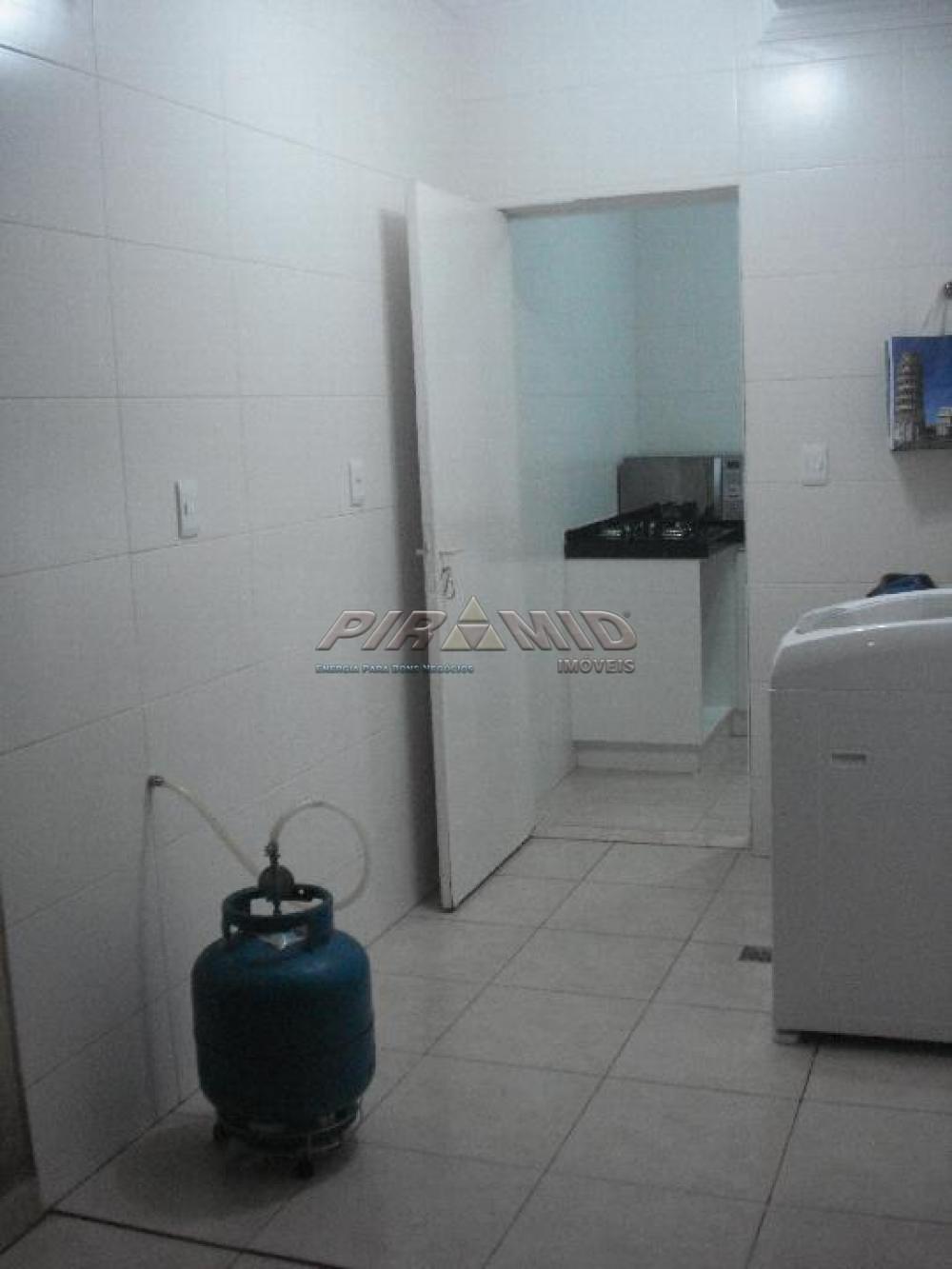 Alugar Apartamento / Padr&atilde;o em Ribeir&atilde;o Preto R$ 1.550,00 - Foto 17