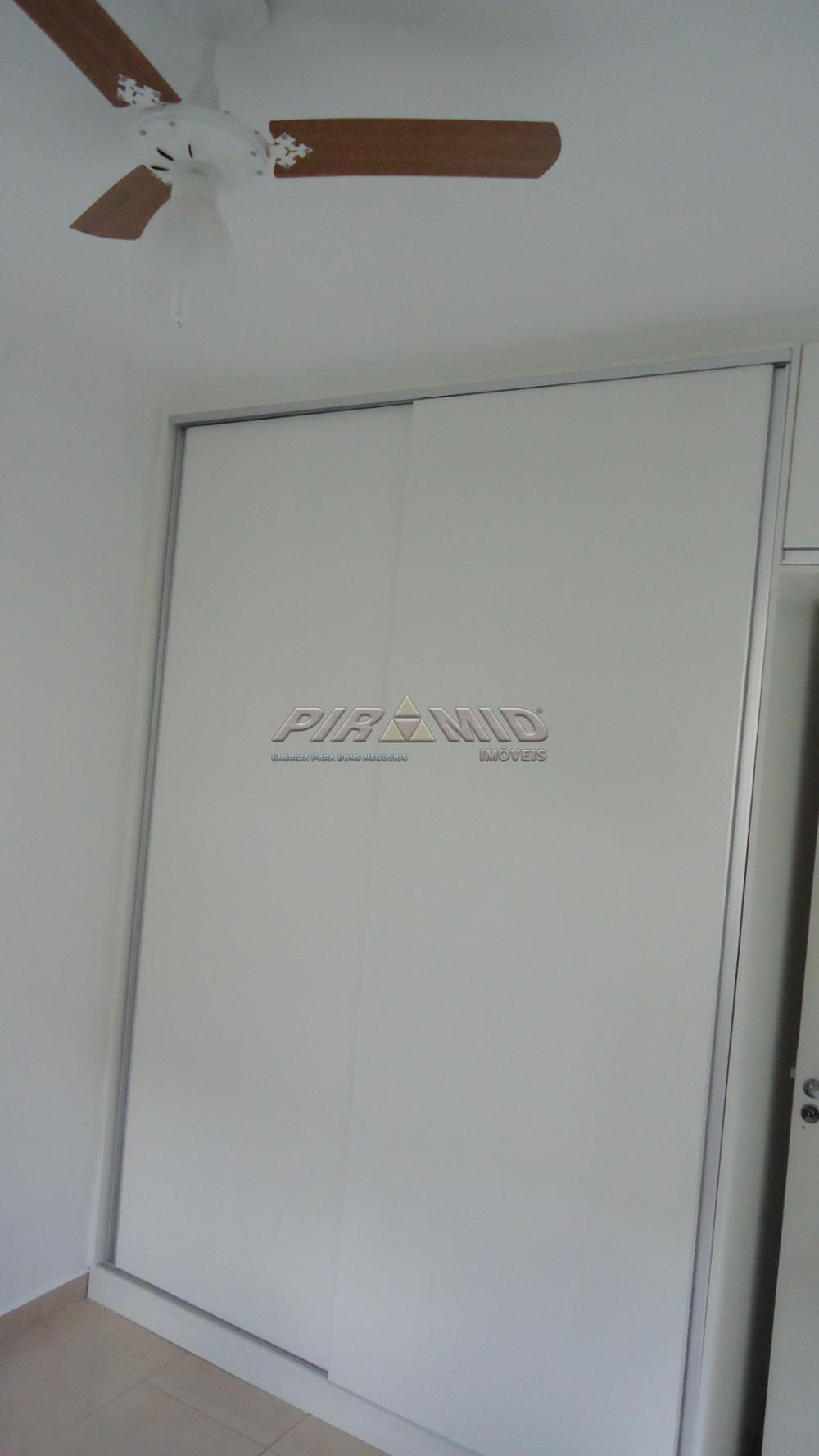 Alugar Apartamento / Padr&atilde;o em Ribeir&atilde;o Preto R$ 1.100,00 - Foto 4