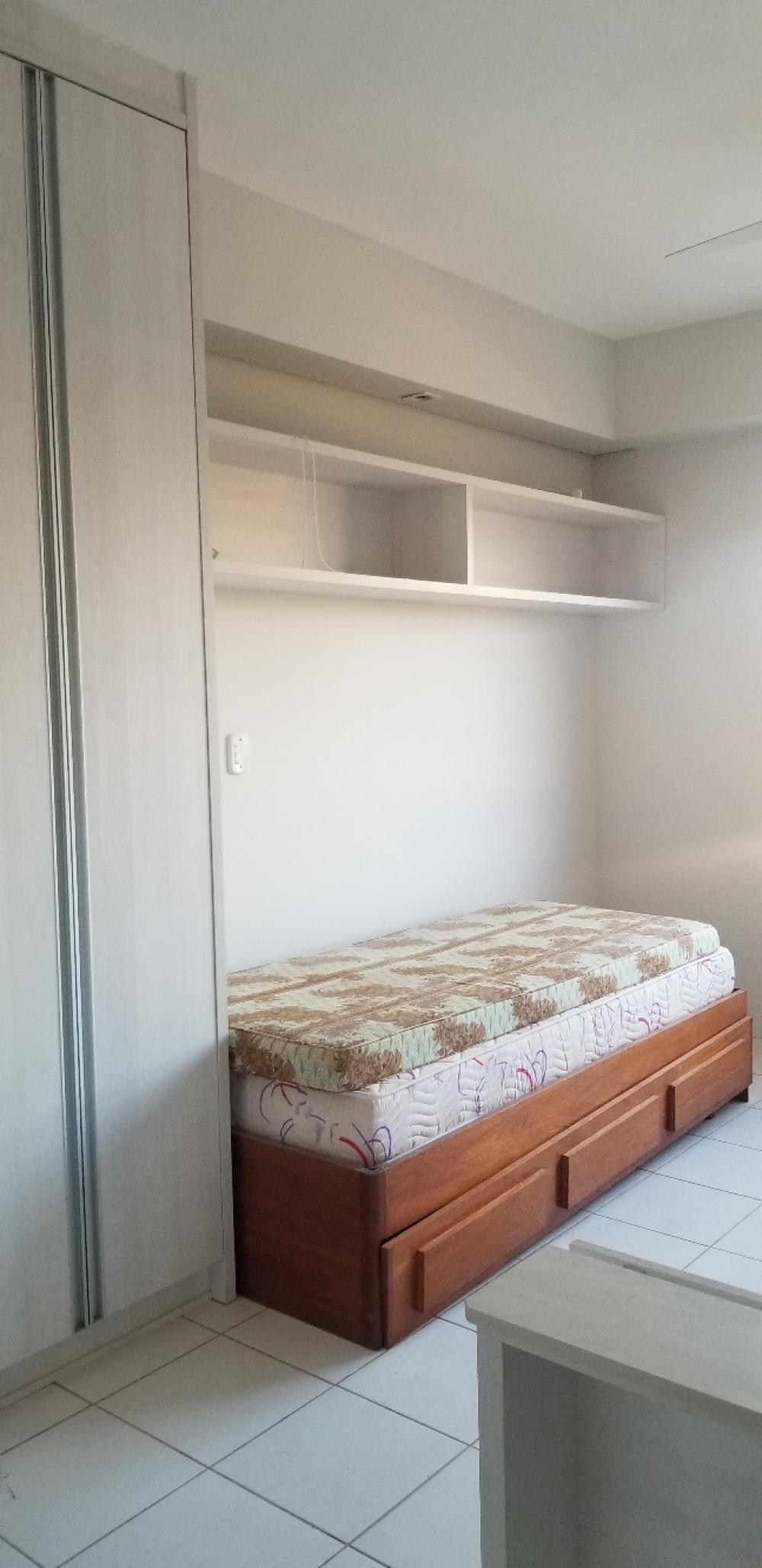 Alugar Apartamento / Kitchnet em Ribeir&atilde;o Preto R$ 1.500,00 - Foto 2
