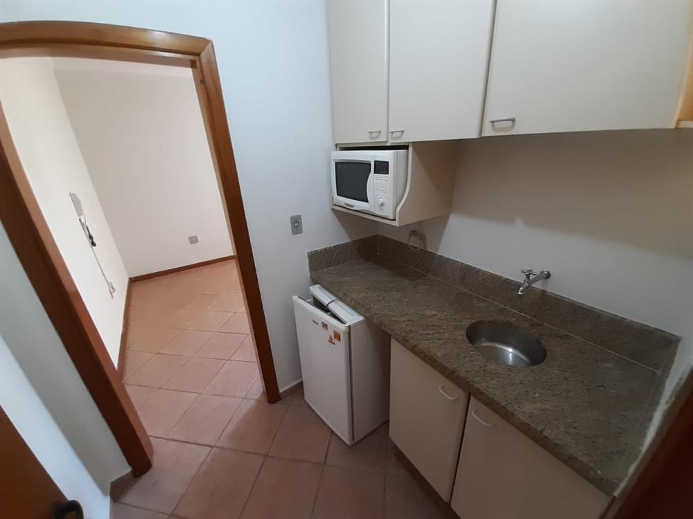 Alugar Apartamento / Kitchnet em Ribeirao Preto R$ 750,00 - Foto 4