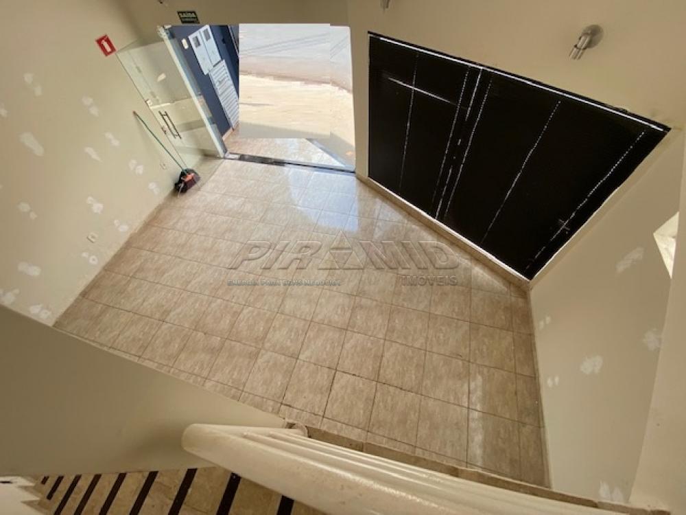 Alugar Comercial / Sal&atilde;o em Ribeir&atilde;o Preto R$ 2.400,00 - Foto 4