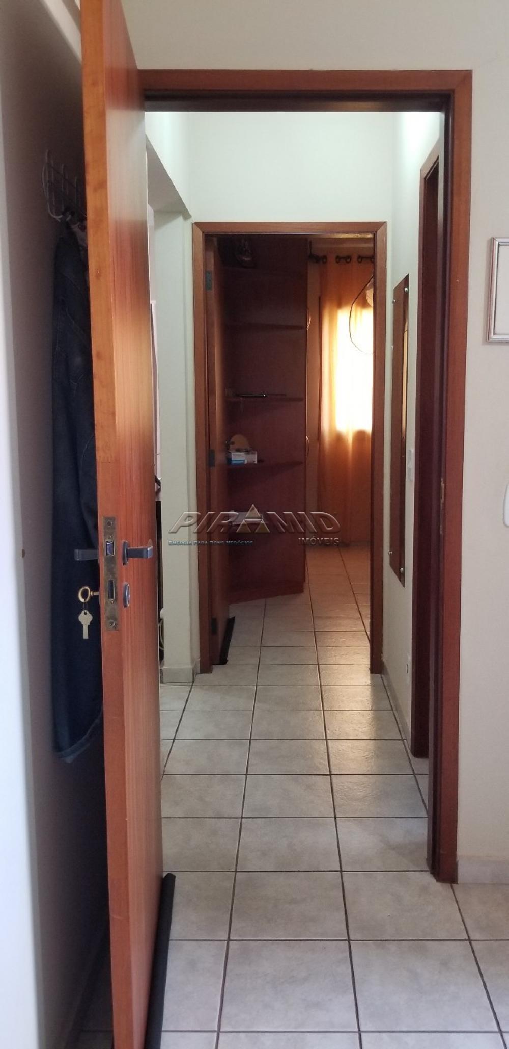Alugar Apartamento / Padr&atilde;o em Ribeir&atilde;o Preto R$ 600,00 - Foto 3
