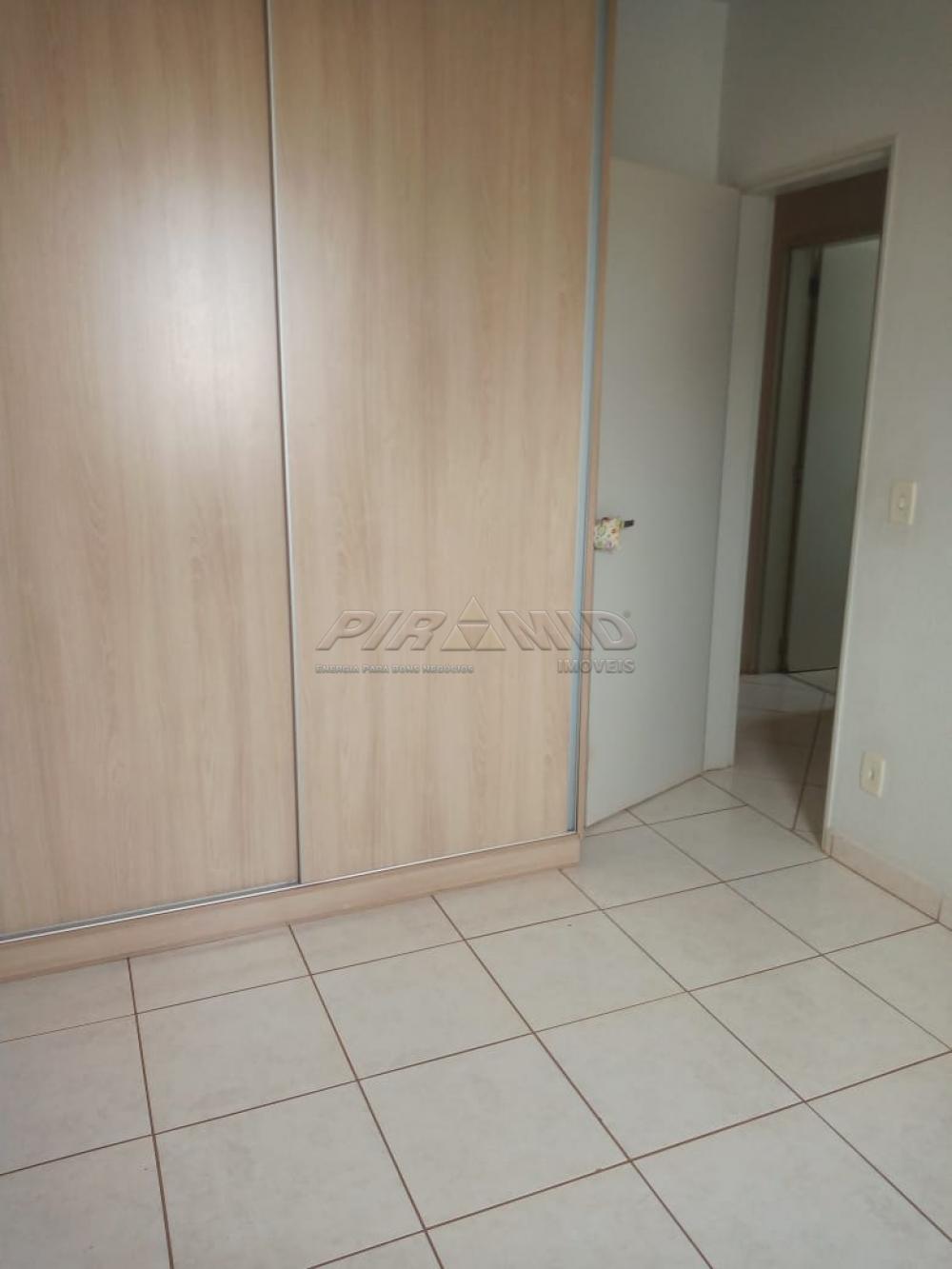 Alugar Apartamento / Padr&atilde;o em Ribeir&atilde;o Preto R$ 1.100,00 - Foto 4