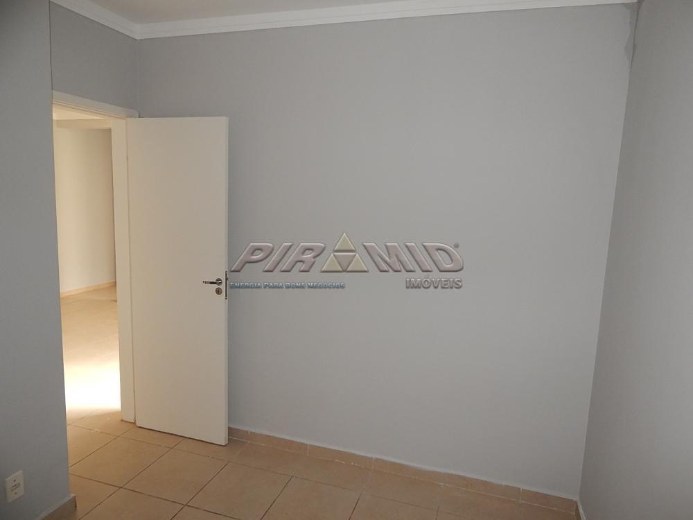 Alugar Apartamento / Padr&atilde;o em Ribeir&atilde;o Preto R$ 680,00 - Foto 4