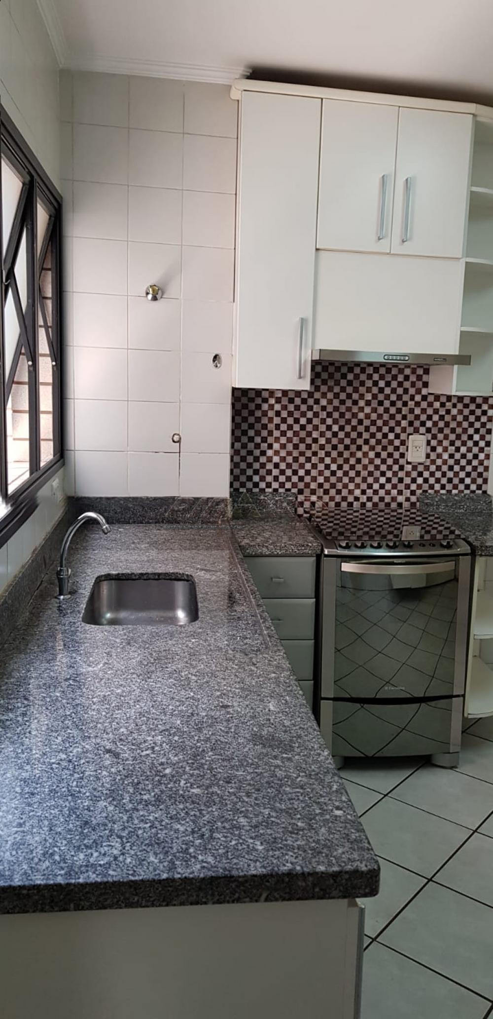 Alugar Apartamento / Padr&atilde;o em Ribeir&atilde;o Preto R$ 1.100,00 - Foto 16