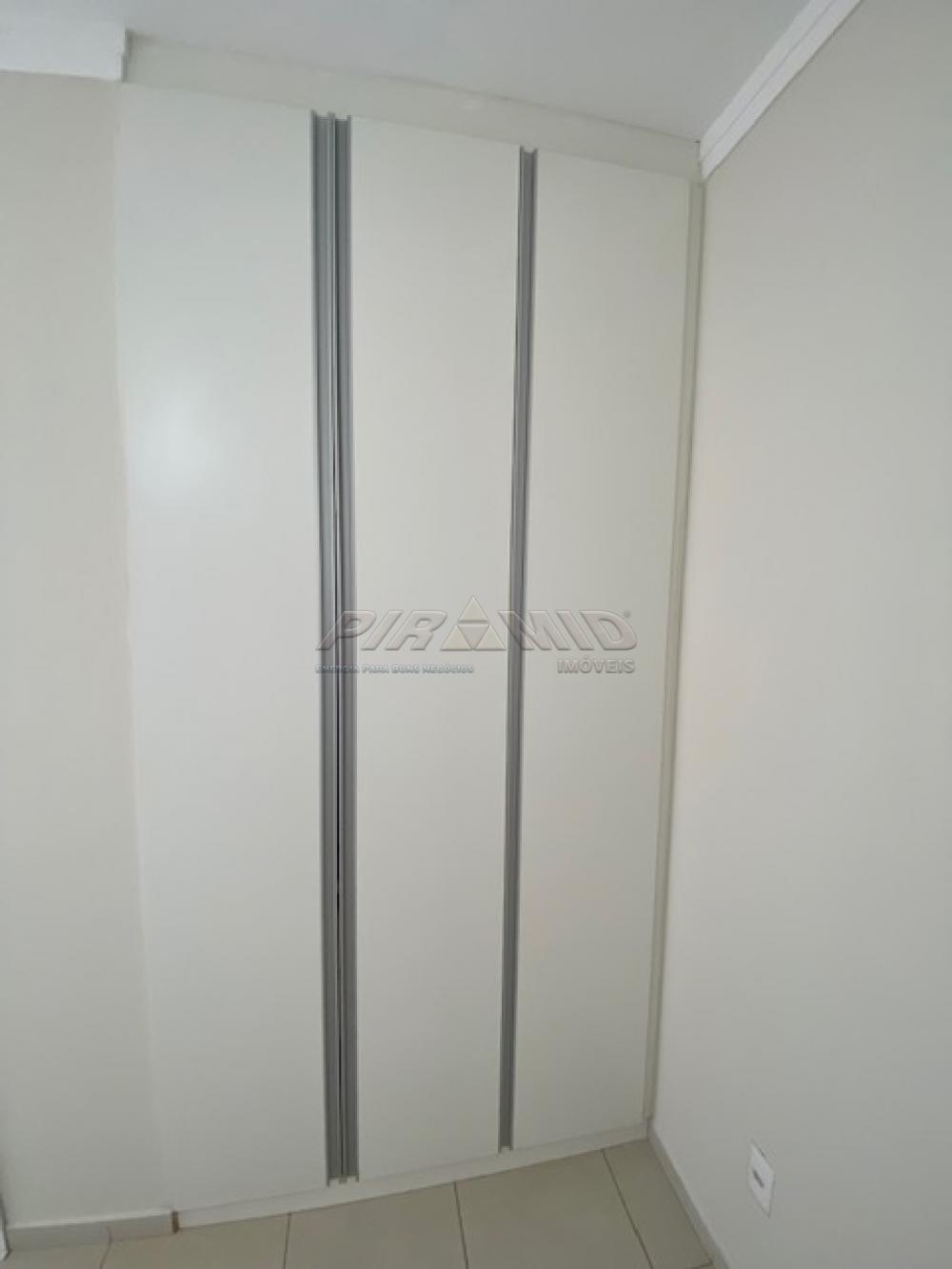 Alugar Apartamento / Padr&atilde;o em Ribeir&atilde;o Preto R$ 1.300,00 - Foto 4