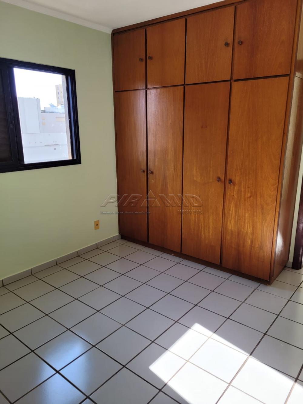 Alugar Apartamento / Padr&atilde;o em Ribeir&atilde;o Preto R$ 1.100,00 - Foto 4