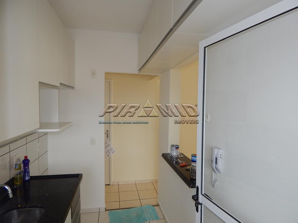 Alugar Apartamento / Padr&atilde;o em Ribeir&atilde;o Preto R$ 1.650,00 - Foto 12
