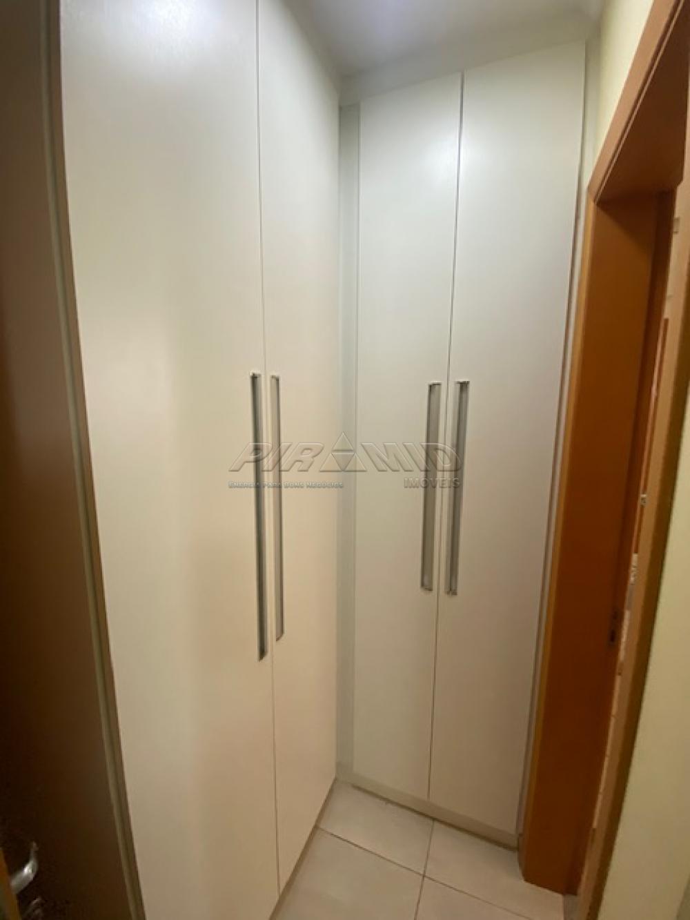 Alugar Apartamento / Padr&atilde;o em Ribeir&atilde;o Preto R$ 1.900,00 - Foto 17