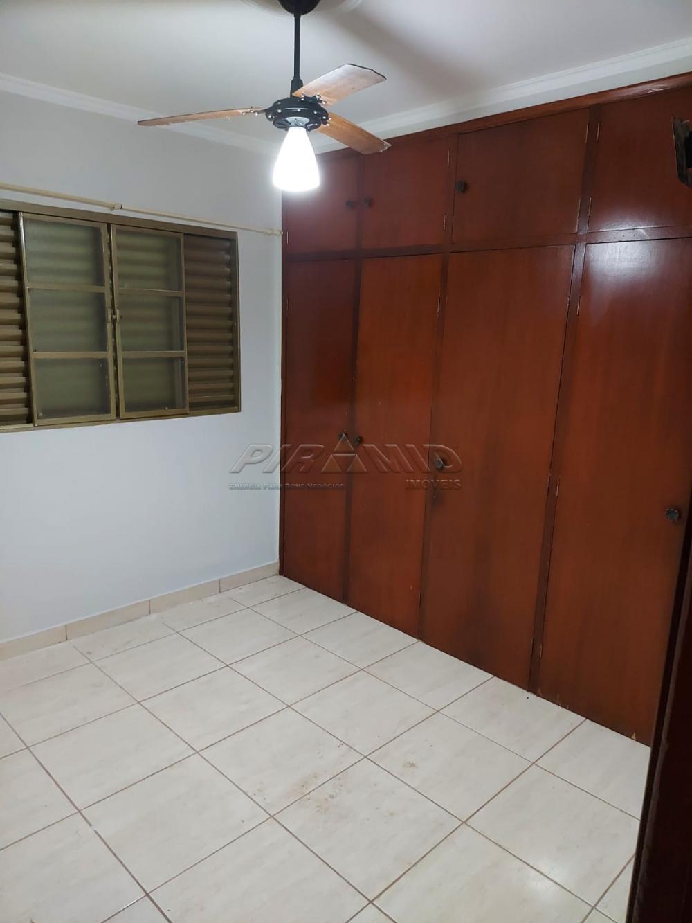 Alugar Casa / Padr&atilde;o em Ribeir&atilde;o Preto R$ 1.950,00 - Foto 4