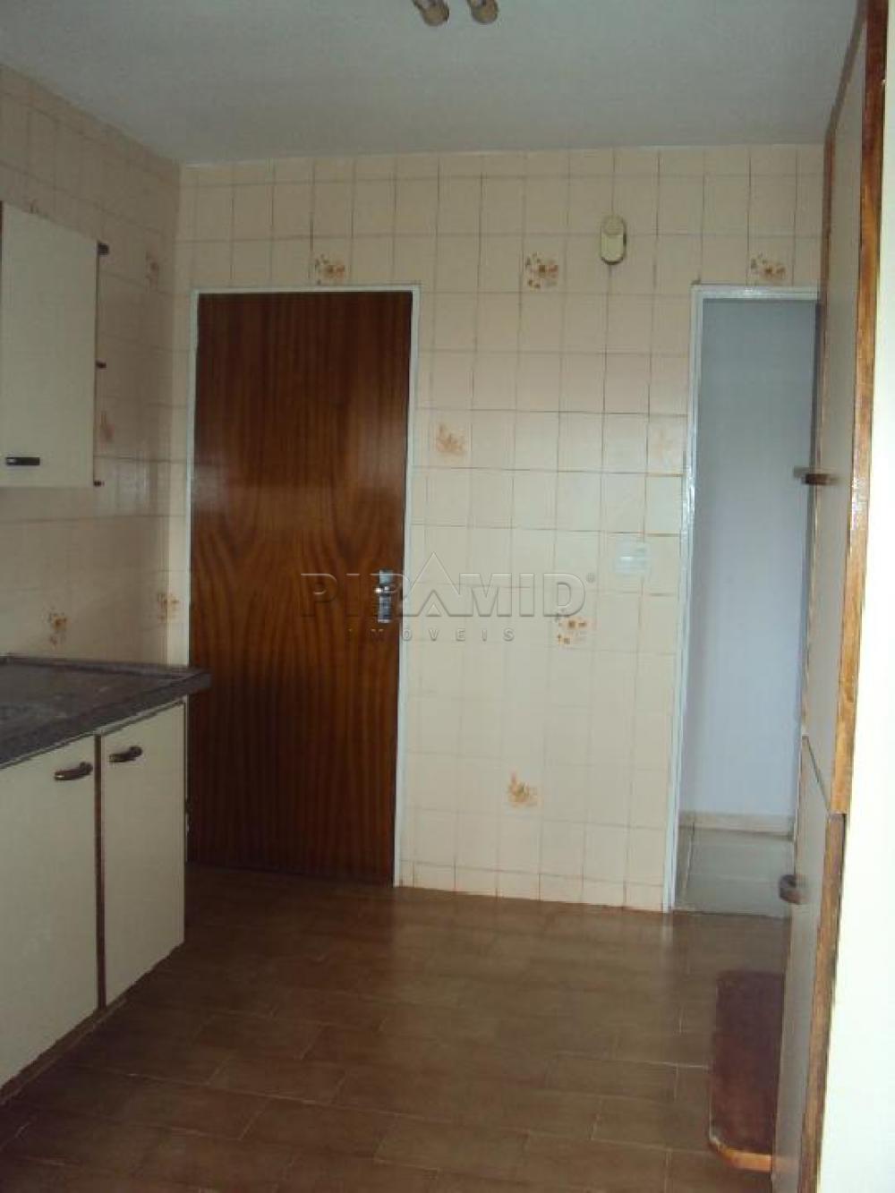 Alugar Apartamento / Padr&atilde;o em Ribeir&atilde;o Preto R$ 1.200,00 - Foto 4