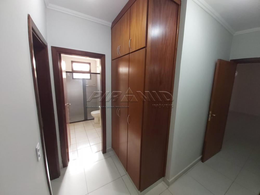 Alugar Apartamento / Padr&atilde;o em Ribeir&atilde;o Preto R$ 1.500,00 - Foto 4
