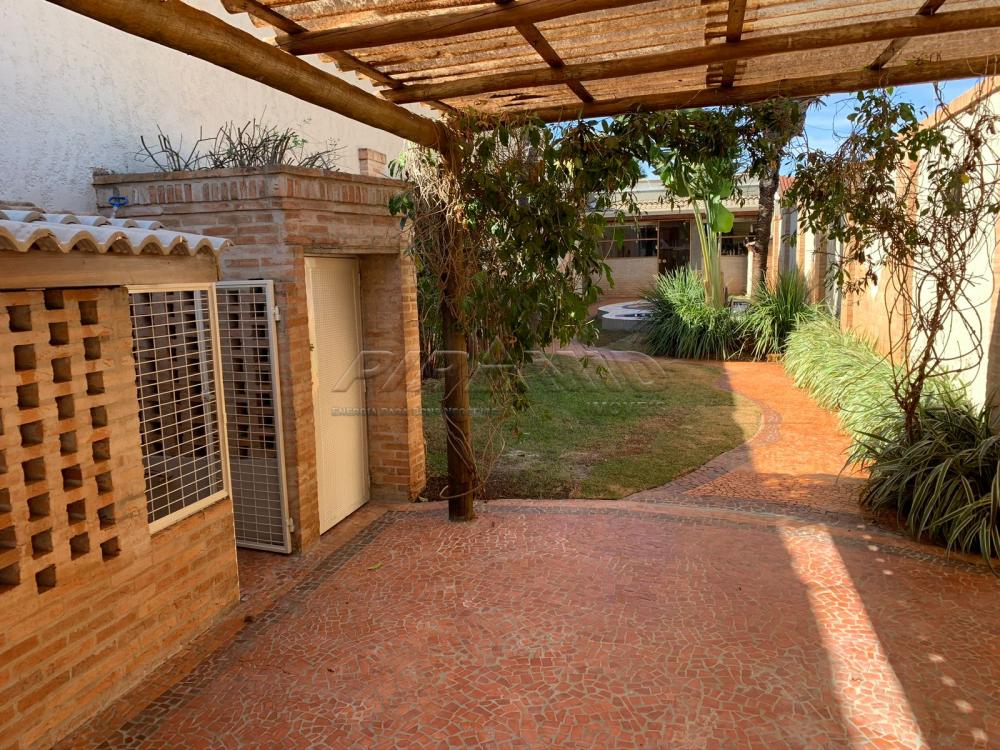 Alugar Casa / Padr&atilde;o em Ribeir&atilde;o Preto R$ 2.600,00 - Foto 1