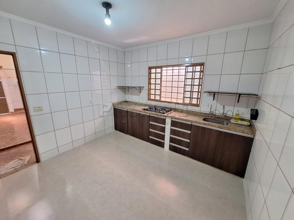 Alugar Casa / Padr&atilde;o em Ribeir&atilde;o Preto R$ 1.400,00 - Foto 15