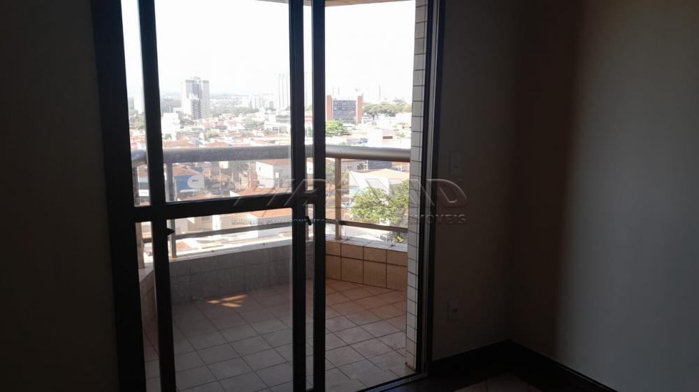 Alugar Apartamento / Padr&atilde;o em Ribeir&atilde;o Preto R$ 1.600,00 - Foto 2
