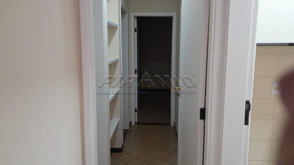 Alugar Apartamento / Padr&atilde;o em Ribeir&atilde;o Preto R$ 1.600,00 - Foto 5