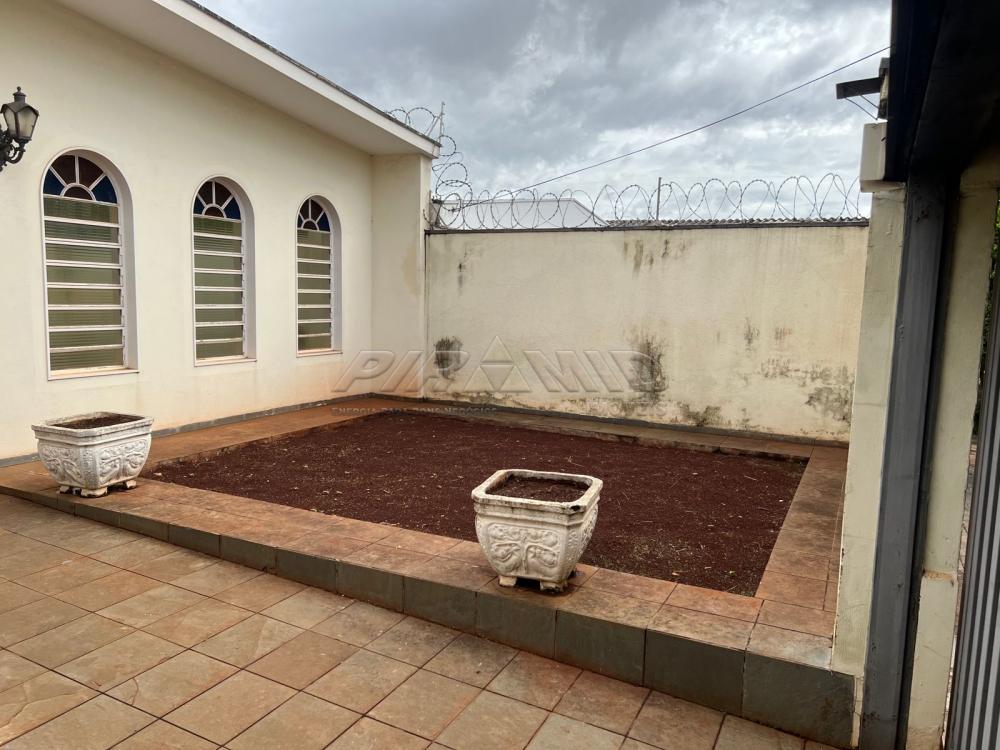 Alugar Casa / Padr&atilde;o em Ribeir&atilde;o Preto R$ 1.800,00 - Foto 1