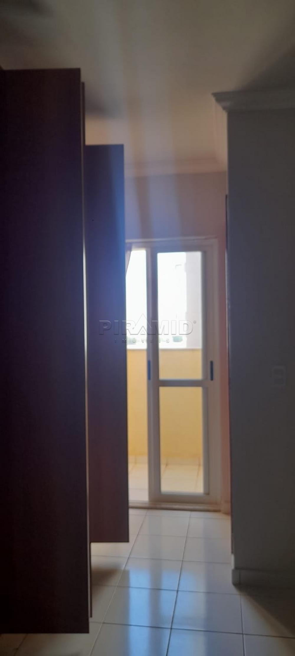Alugar Apartamento / Padr&atilde;o em Ribeir&atilde;o Preto R$ 1.700,00 - Foto 3