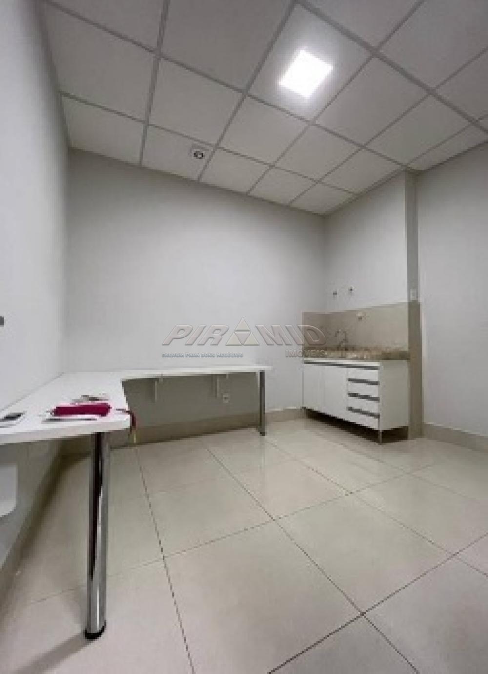 Alugar Comercial / Sala em Ribeir&atilde;o Preto R$ 4.300,00 - Foto 19