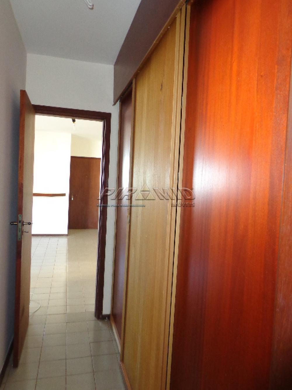 Alugar Apartamento / Padr&atilde;o em Ribeir&atilde;o Preto R$ 1.100,00 - Foto 5