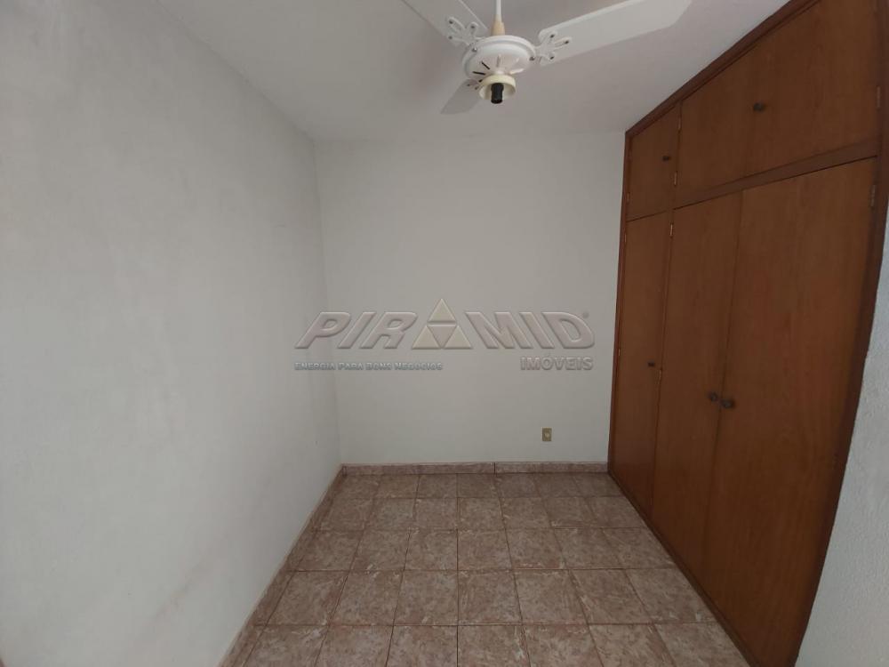 Alugar Apartamento / Padr&atilde;o em Ribeir&atilde;o Preto R$ 700,00 - Foto 4