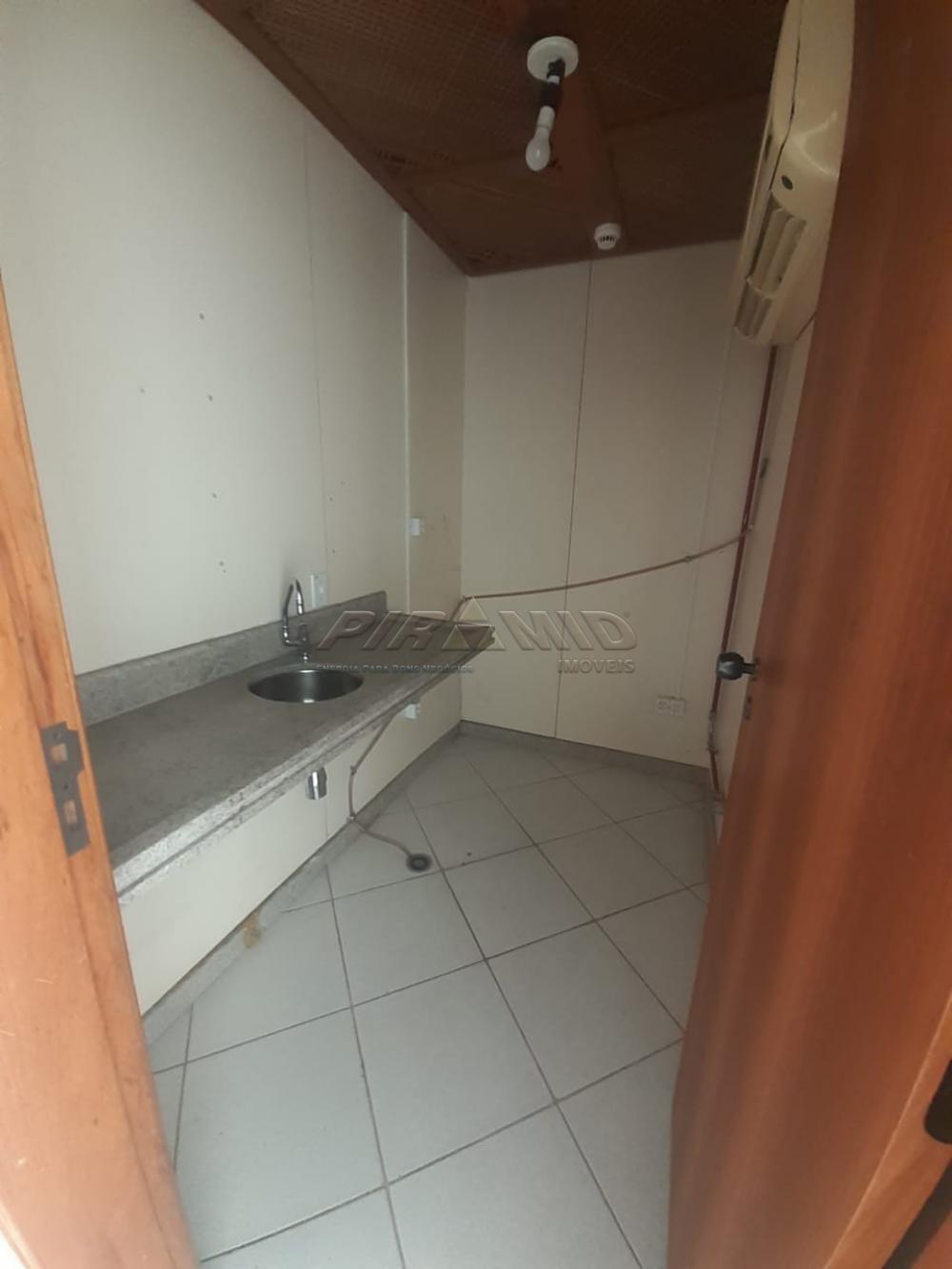 Alugar Comercial / Sala em Ribeir&atilde;o Preto R$ 4.000,00 - Foto 12