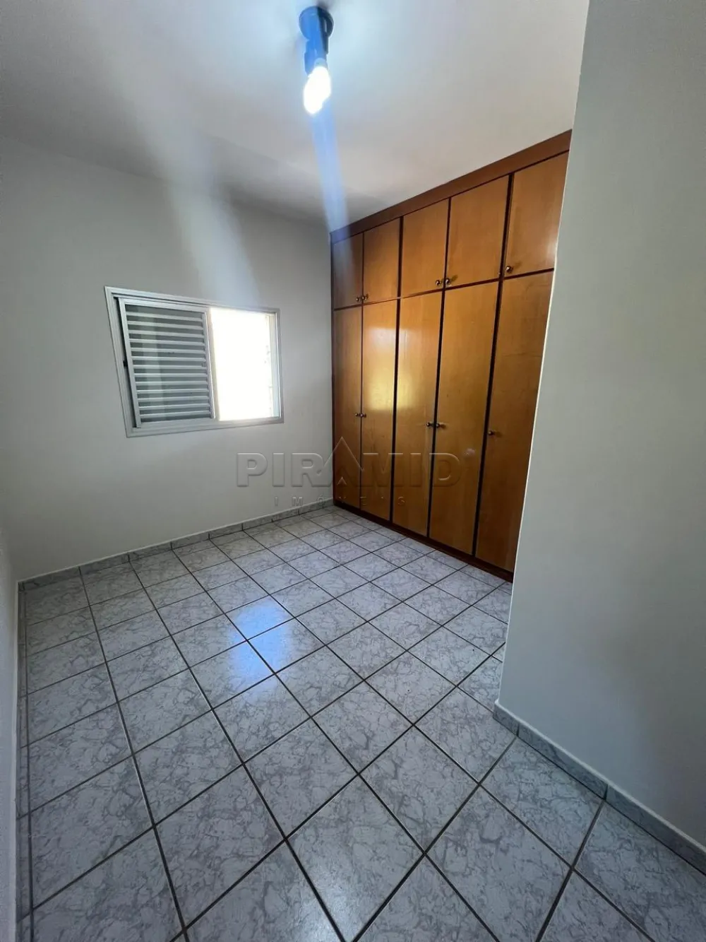 Alugar Apartamento / Padr&atilde;o em Ribeir&atilde;o Preto R$ 875,00 - Foto 5
