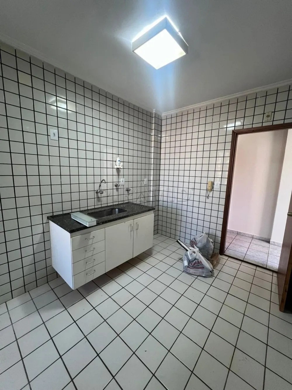 Alugar Apartamento / Padr&atilde;o em Ribeir&atilde;o Preto R$ 875,00 - Foto 16