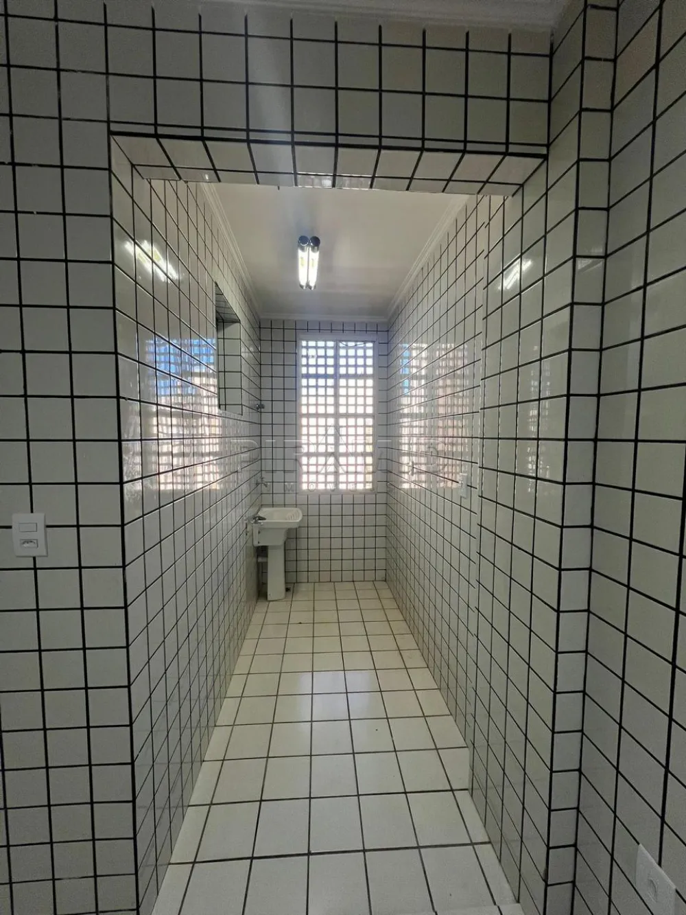 Alugar Apartamento / Padr&atilde;o em Ribeir&atilde;o Preto R$ 875,00 - Foto 17