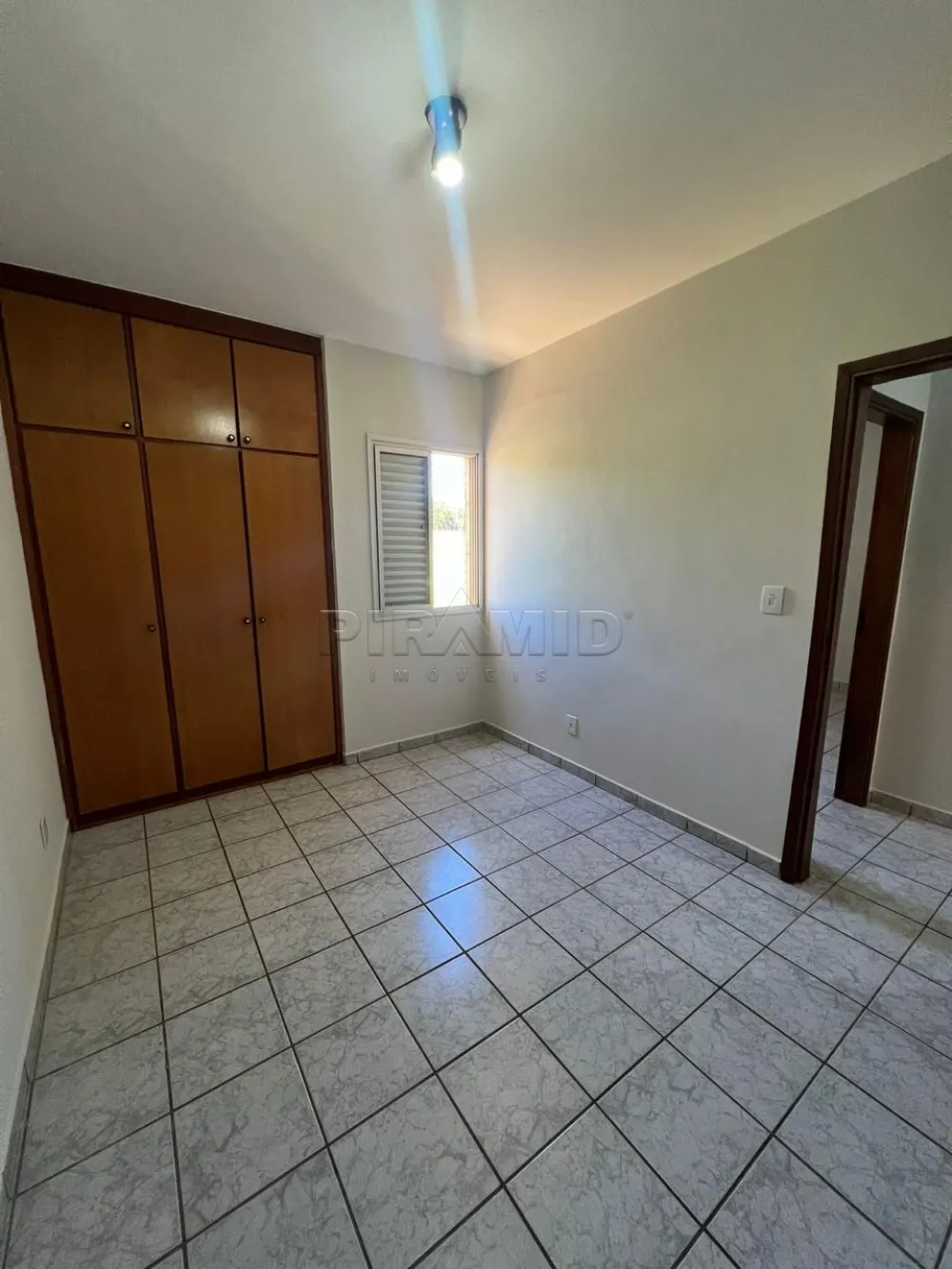Alugar Apartamento / Padr&atilde;o em Ribeir&atilde;o Preto R$ 850,00 - Foto 8