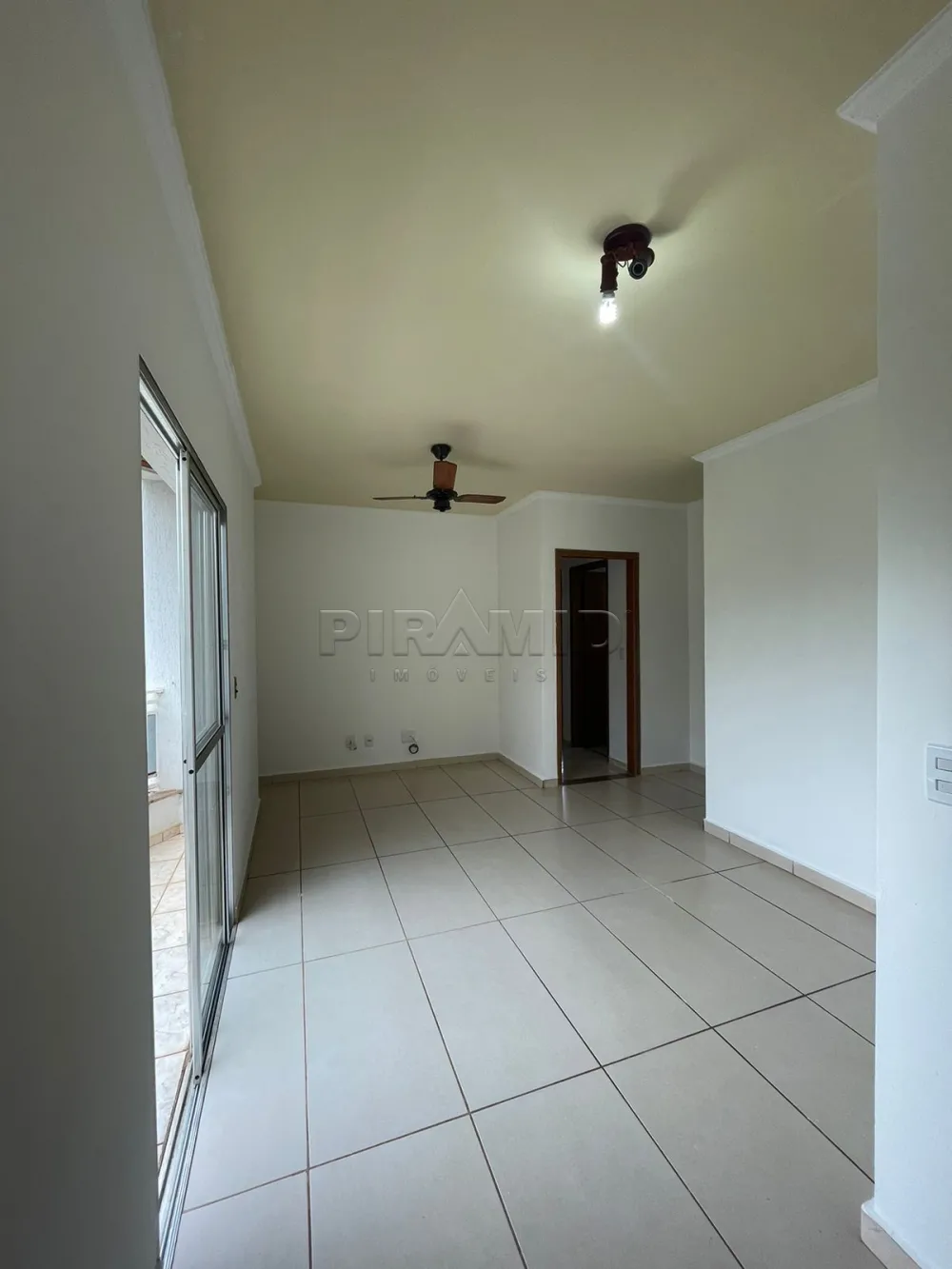 Alugar Apartamento / Padr&atilde;o em Ribeir&atilde;o Preto R$ 1.800,00 - Foto 1