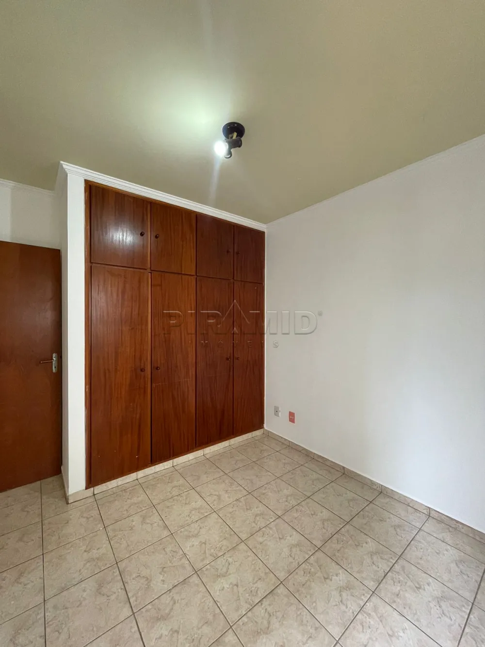 Alugar Apartamento / Padr&atilde;o em Ribeir&atilde;o Preto R$ 1.800,00 - Foto 18