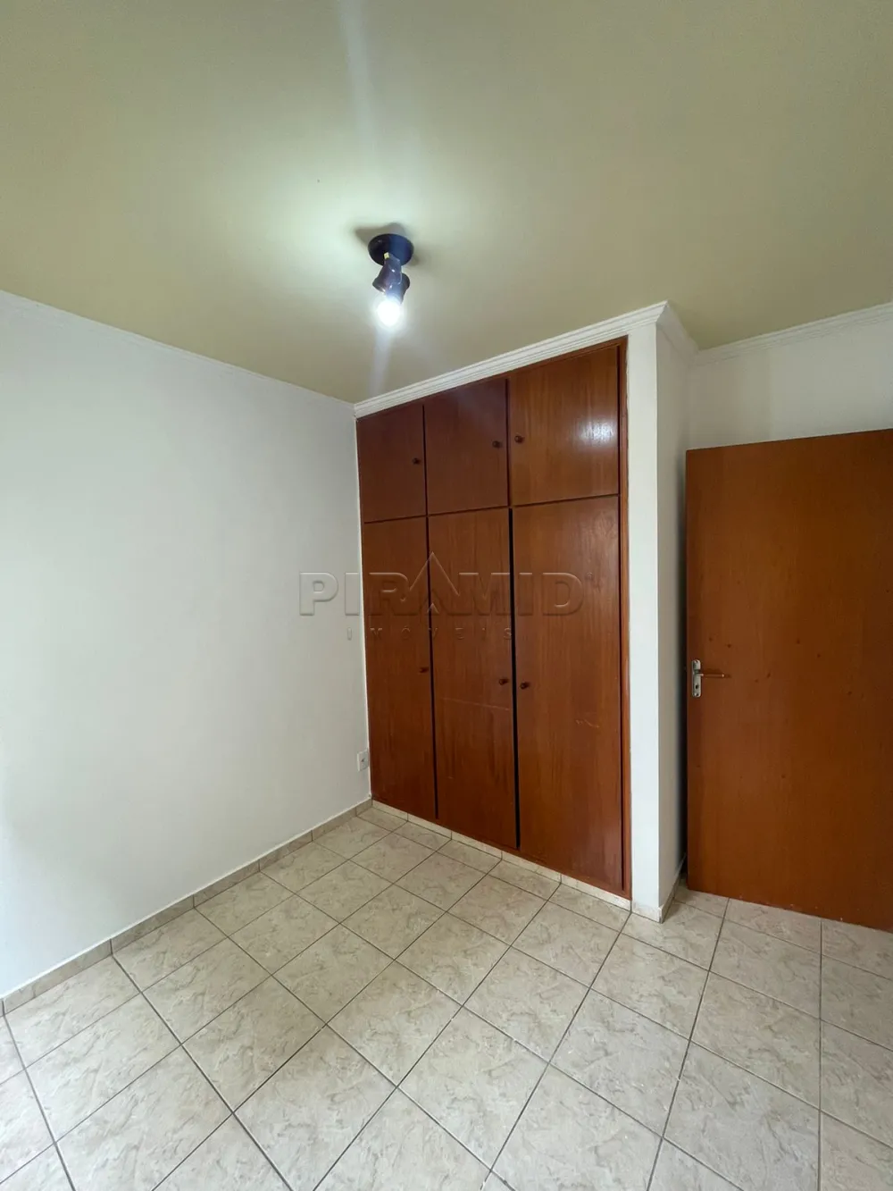 Alugar Apartamento / Padr&atilde;o em Ribeir&atilde;o Preto R$ 1.800,00 - Foto 22