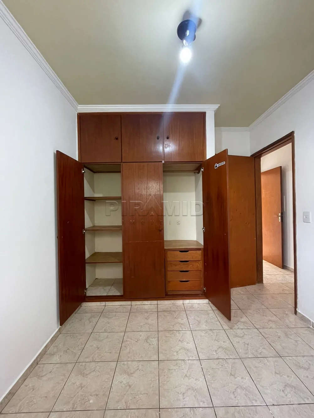 Alugar Apartamento / Padr&atilde;o em Ribeir&atilde;o Preto R$ 1.800,00 - Foto 23