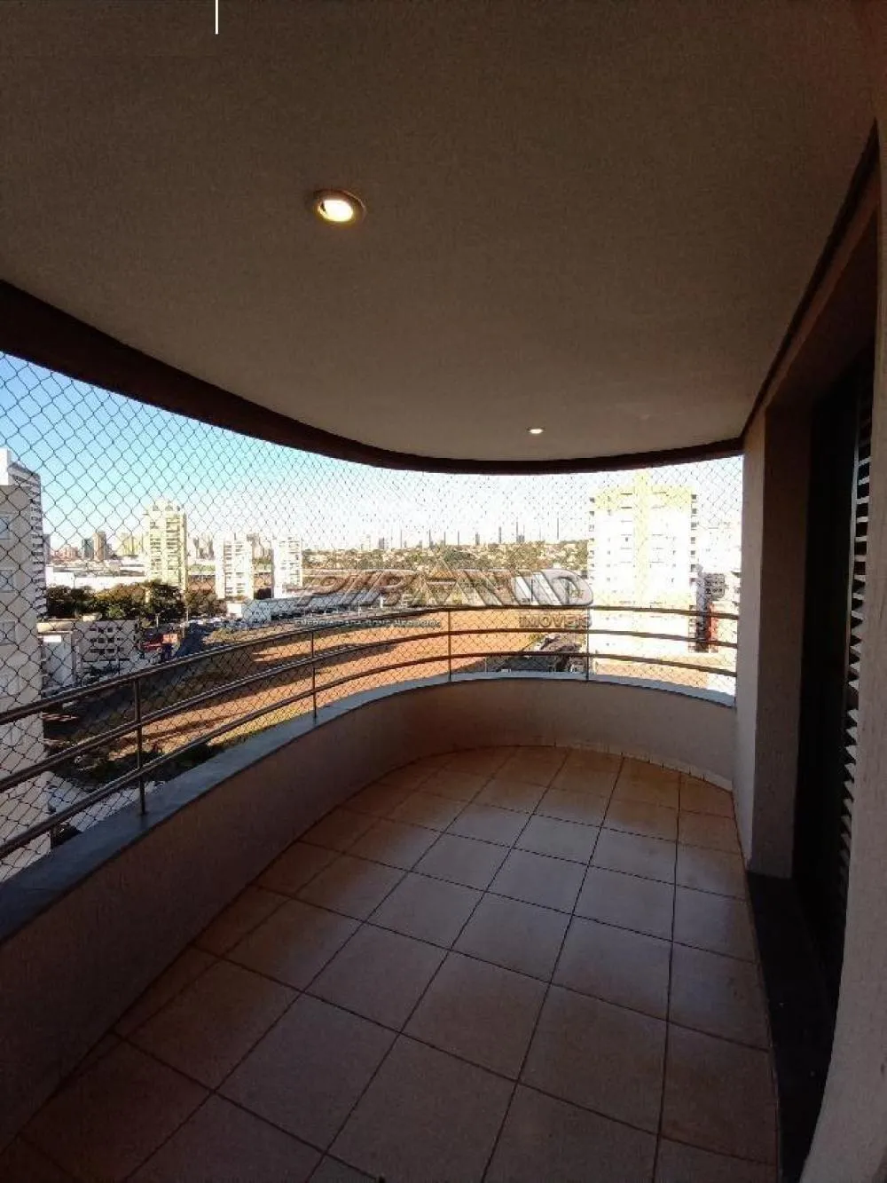 Alugar Apartamento / Padr&atilde;o em Ribeir&atilde;o Preto R$ 1.800,00 - Foto 2