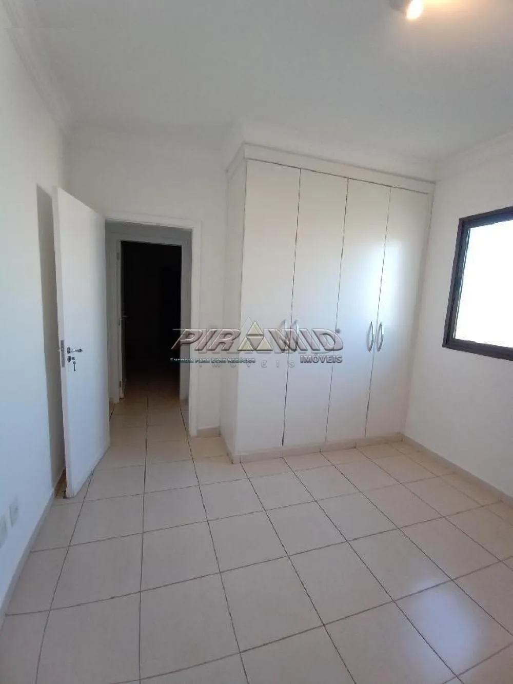 Alugar Apartamento / Padr&atilde;o em Ribeir&atilde;o Preto R$ 1.800,00 - Foto 13