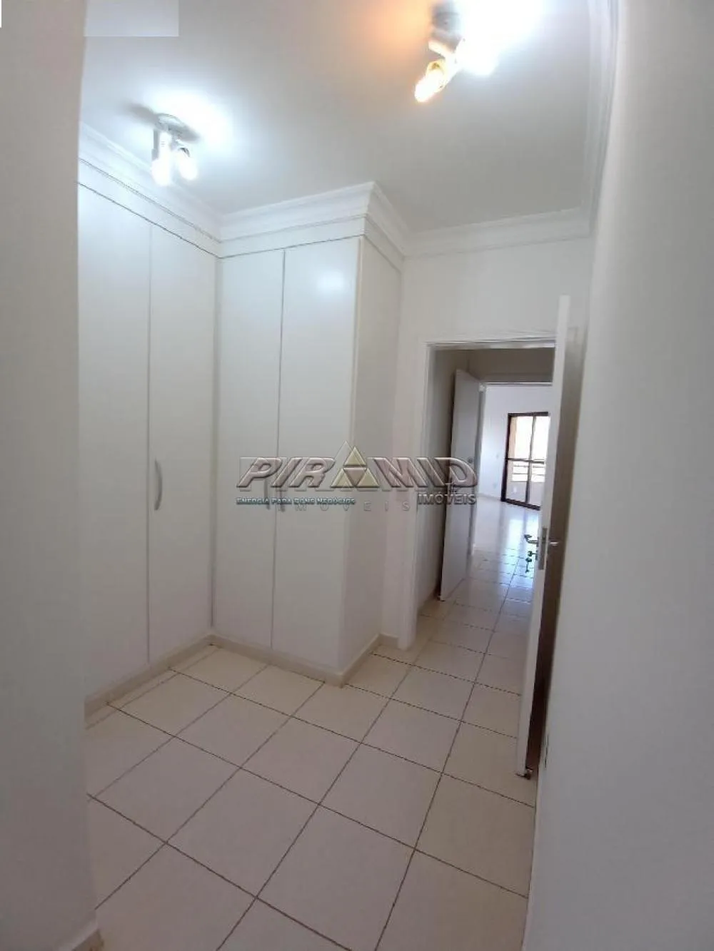 Alugar Apartamento / Padr&atilde;o em Ribeir&atilde;o Preto R$ 1.800,00 - Foto 15