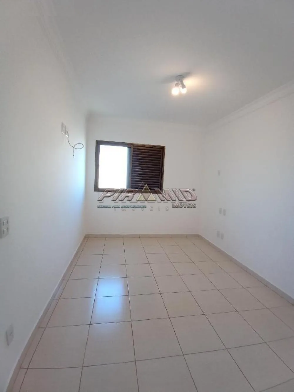 Alugar Apartamento / Padr&atilde;o em Ribeir&atilde;o Preto R$ 1.800,00 - Foto 16
