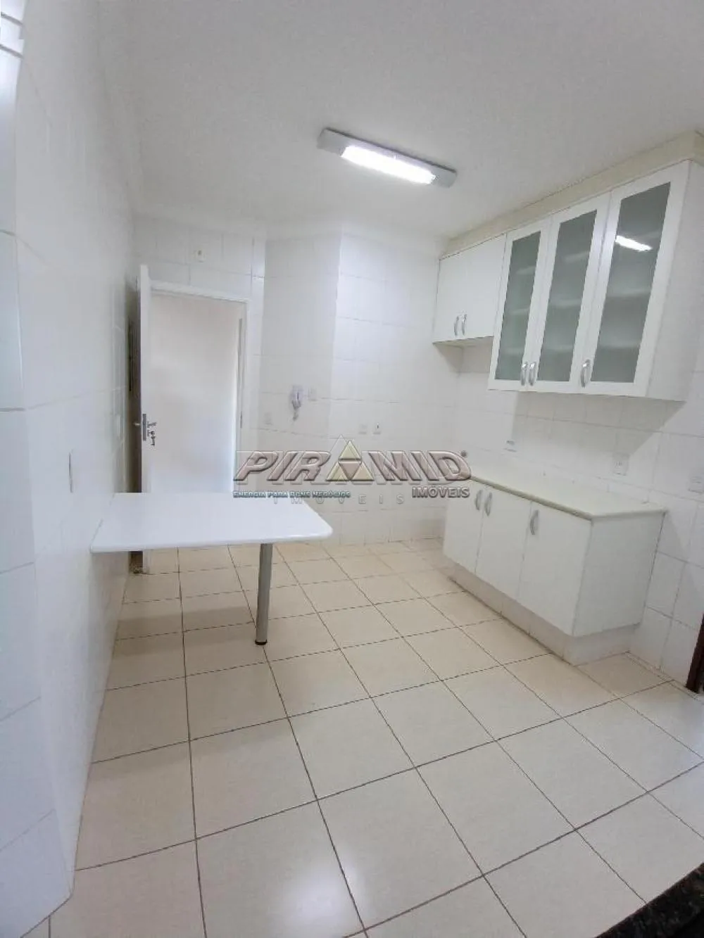 Alugar Apartamento / Padr&atilde;o em Ribeir&atilde;o Preto R$ 1.800,00 - Foto 19