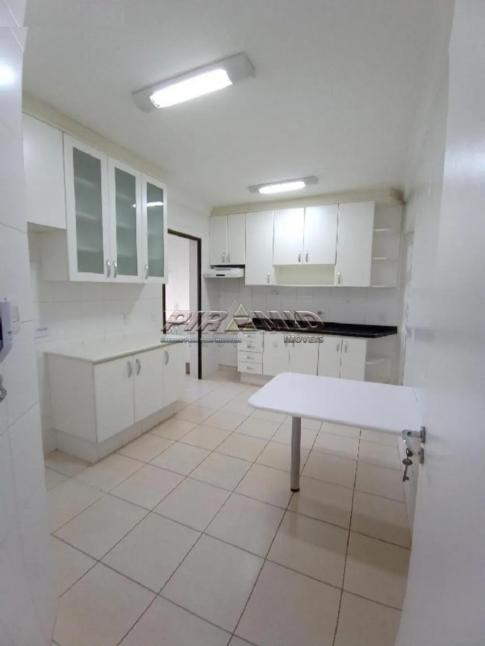 Alugar Apartamento / Padr&atilde;o em Ribeir&atilde;o Preto R$ 1.800,00 - Foto 20
