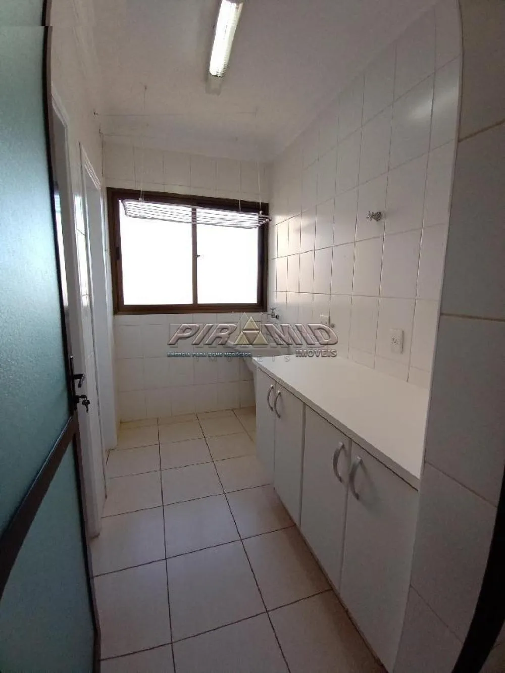Alugar Apartamento / Padr&atilde;o em Ribeir&atilde;o Preto R$ 1.800,00 - Foto 21