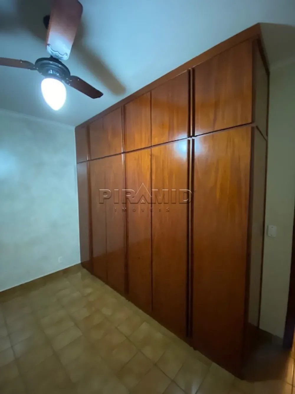 Alugar Casa / Padr&atilde;o em Ribeir&atilde;o Preto R$ 1.900,00 - Foto 4