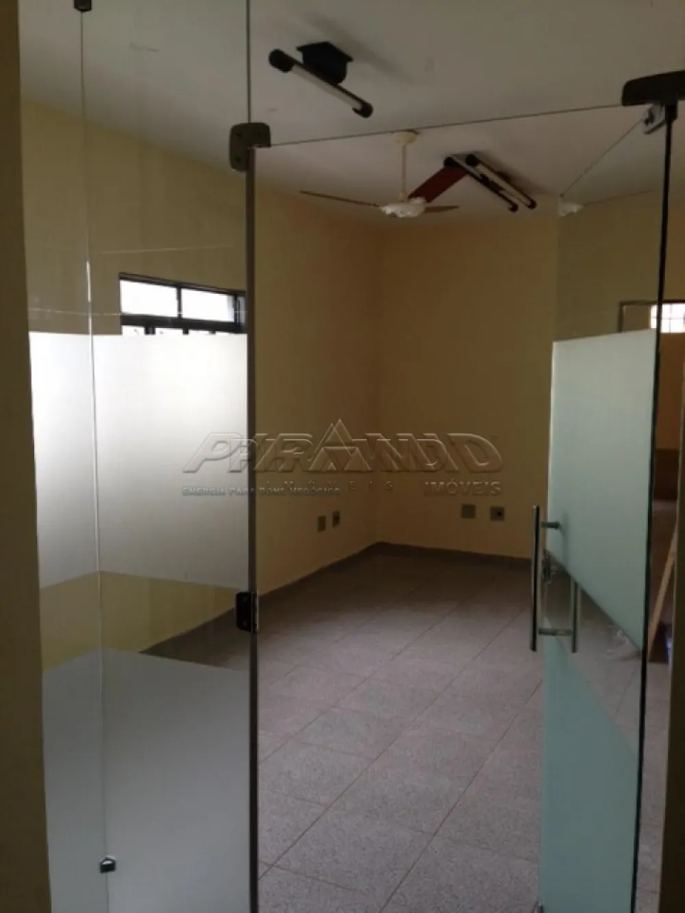 Alugar Comercial / Sala em Ribeir&atilde;o Preto R$ 850,00 - Foto 1